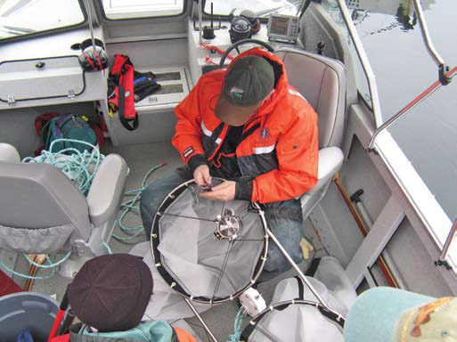 Preparing a plankton net for sampling